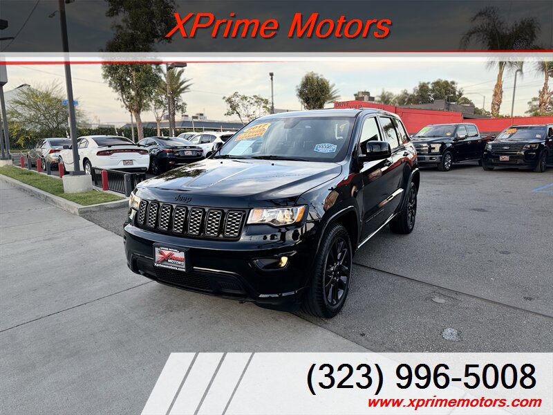 Used 2017 Jeep Grand Cherokee Altitude AWD/4WD image 3