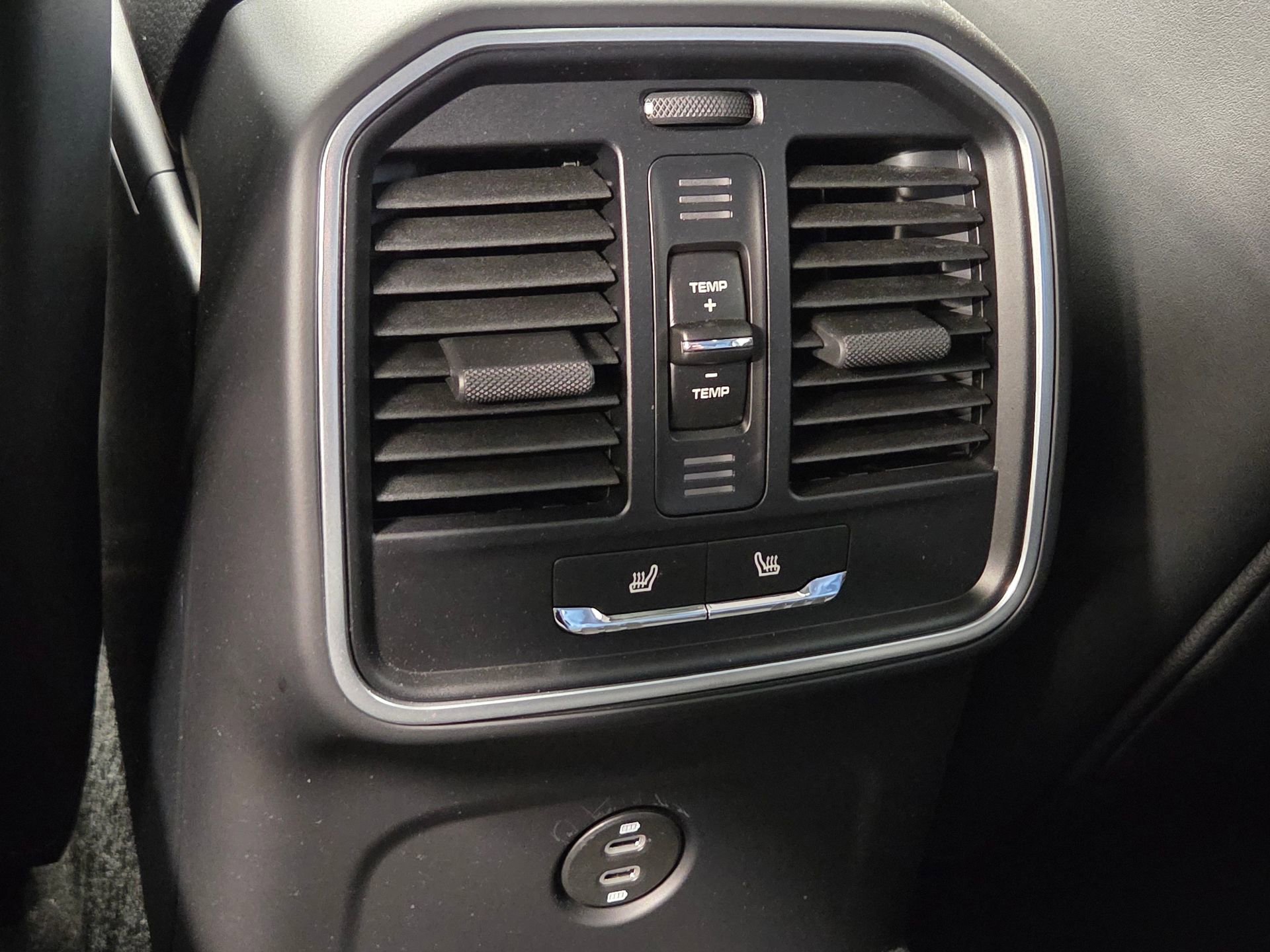 New 2026 Porsche Macan AWD/4WD image 12