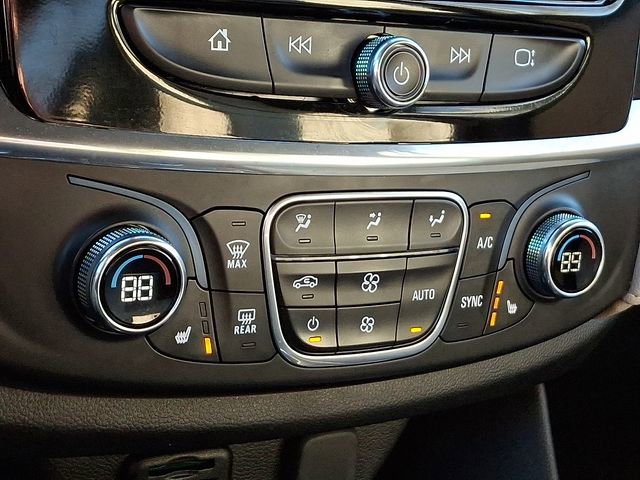 Used 2023 Chevrolet Traverse LT image 15