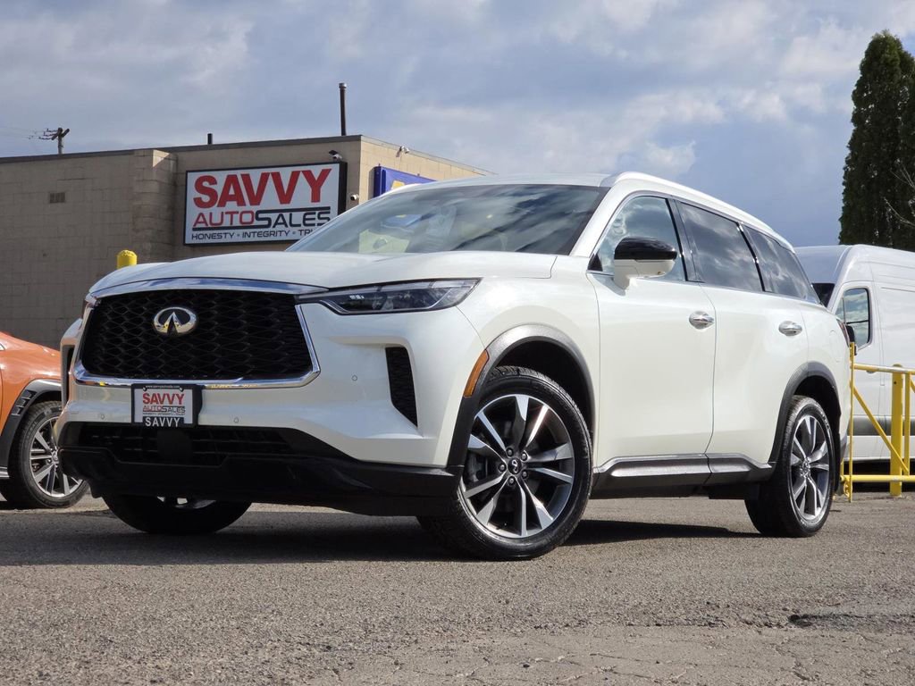Used 2023 INFINITI QX60 Luxe AWD/4WD image 2