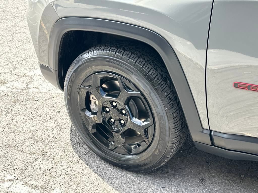 Used 2024 Jeep Compass Trailhawk image 12