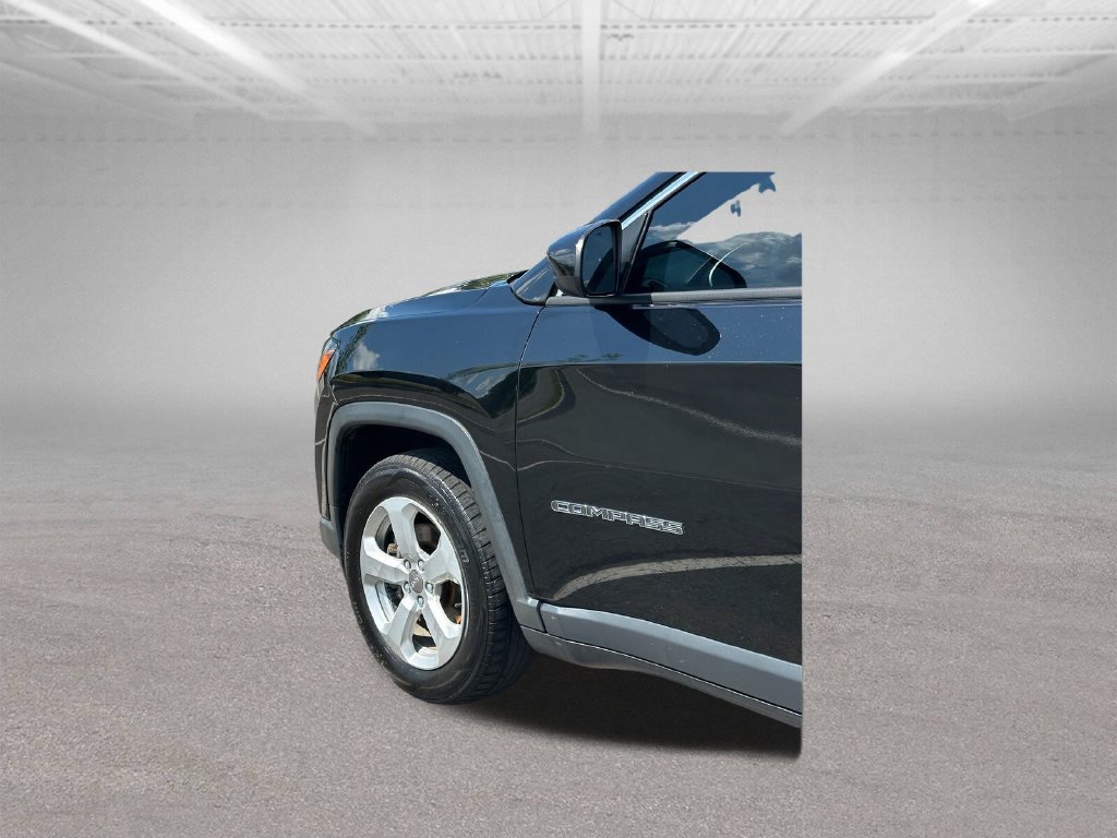 Used 2018 Jeep Compass Latitude w/ Popular Equipment Group AWD/4WD image 39