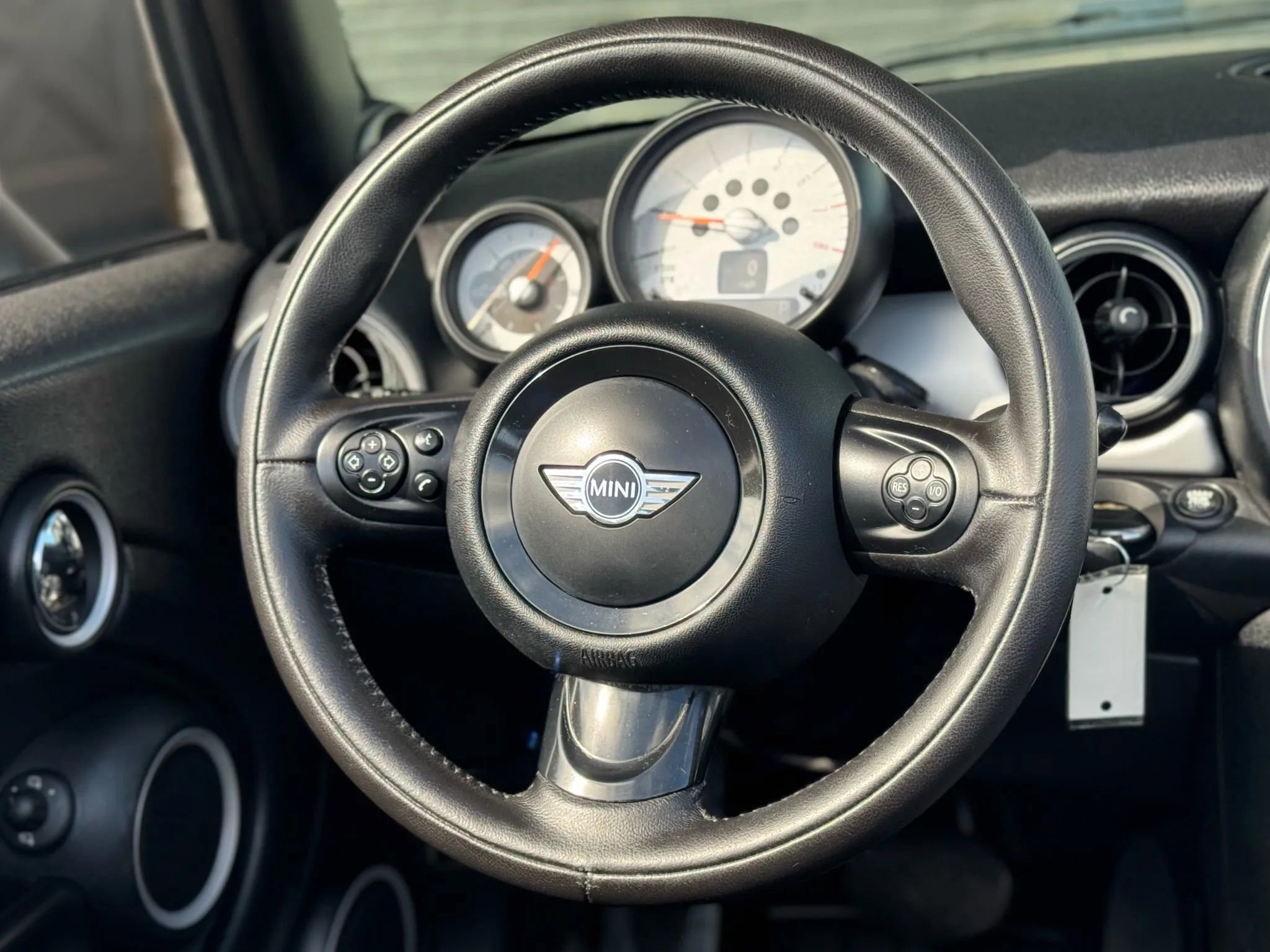 Used 2012 MINI Cooper Convertible image 27