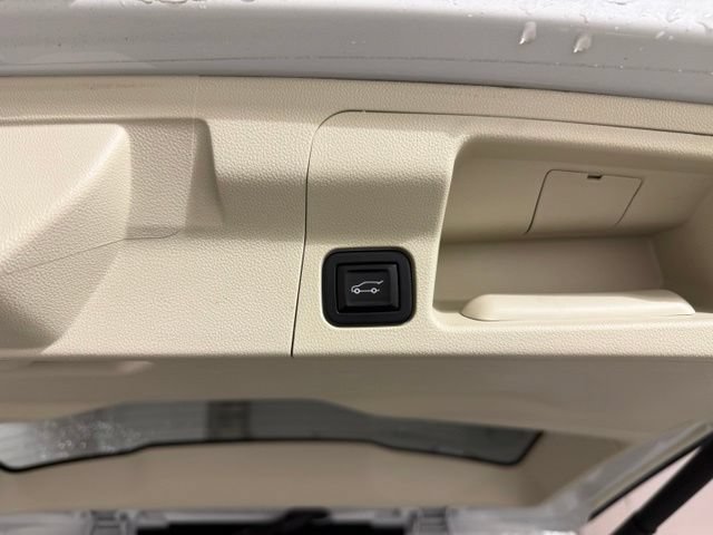 Used 2021 GMC Acadia Denali w/ Denali Ultimate Package AWD/4WD image 9