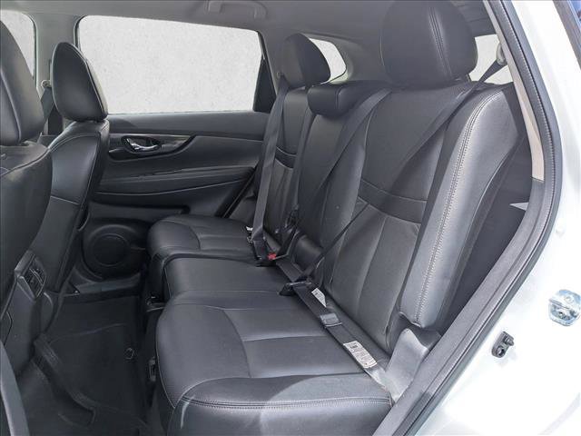 Used 2017 Nissan Rogue SL AWD/4WD image 18