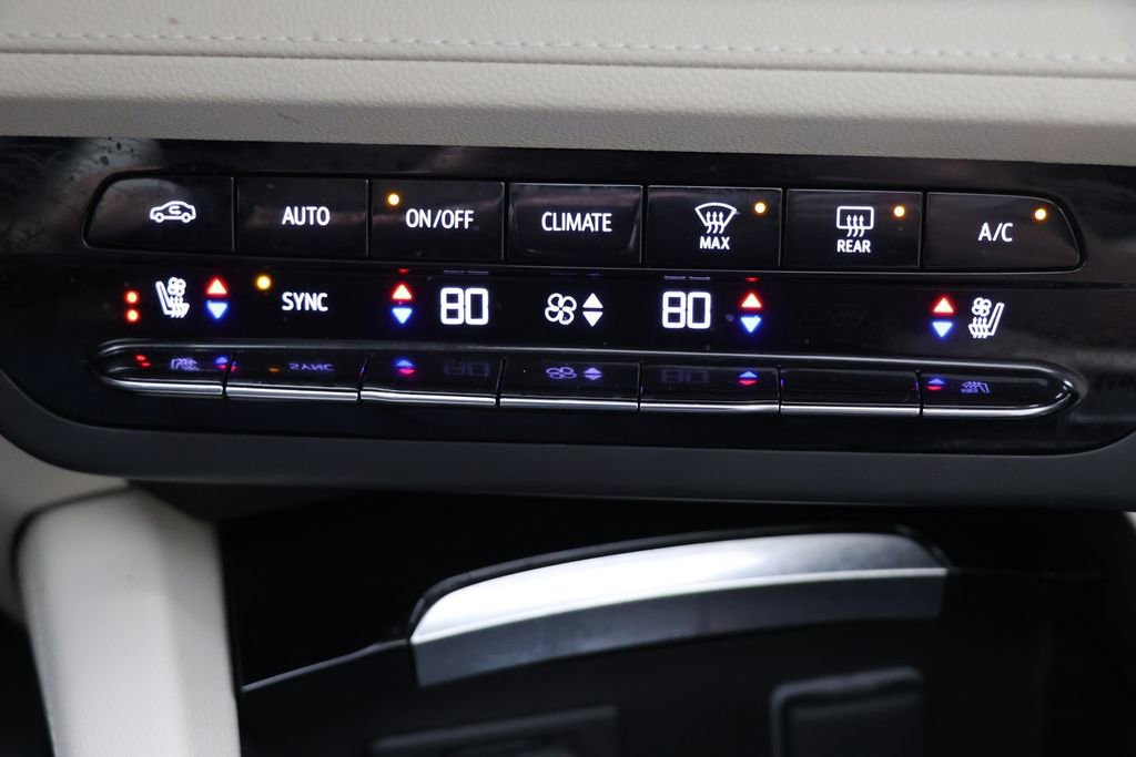 Used 2023 Buick Envision Avenir image 24