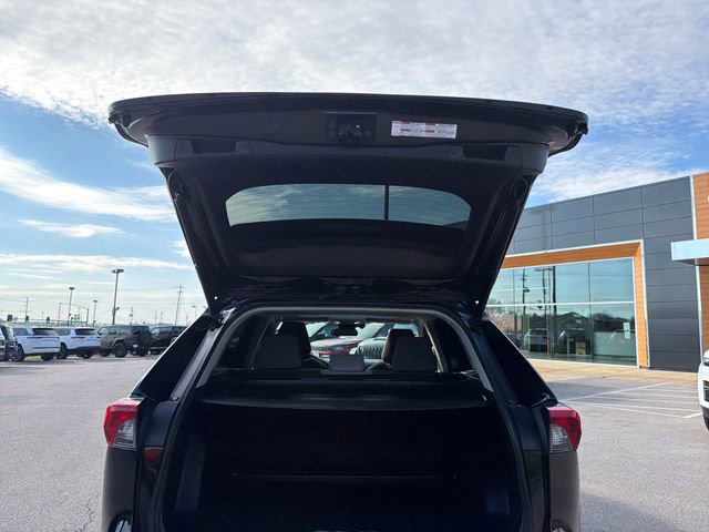 Used 2022 Toyota RAV4 XLE w/ Convenience Package image 28
