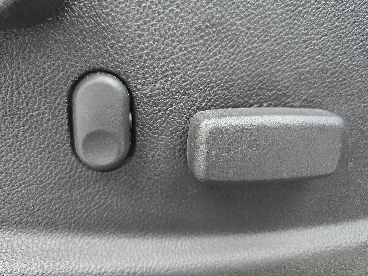 Used 2018 GMC Canyon SLT w/ Driver Alert Package image 28