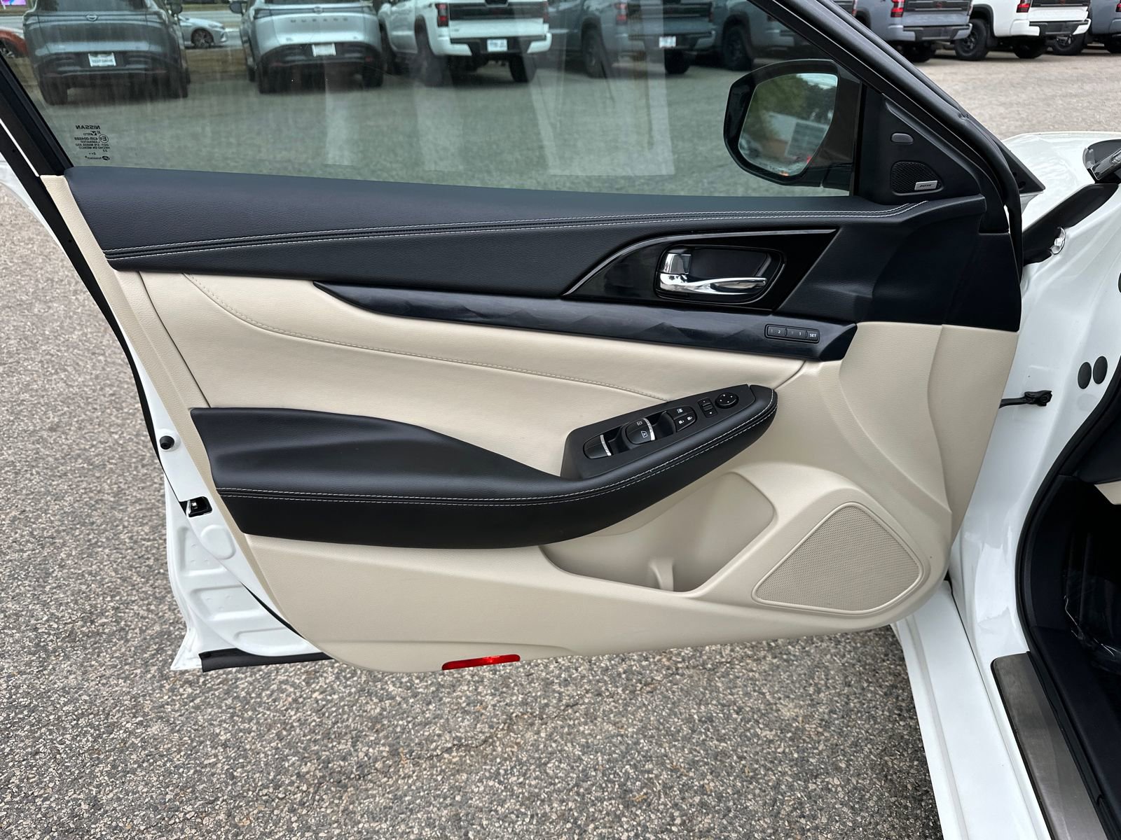 Used 2023 Nissan Maxima Platinum w/ Sport Mat Group image 8