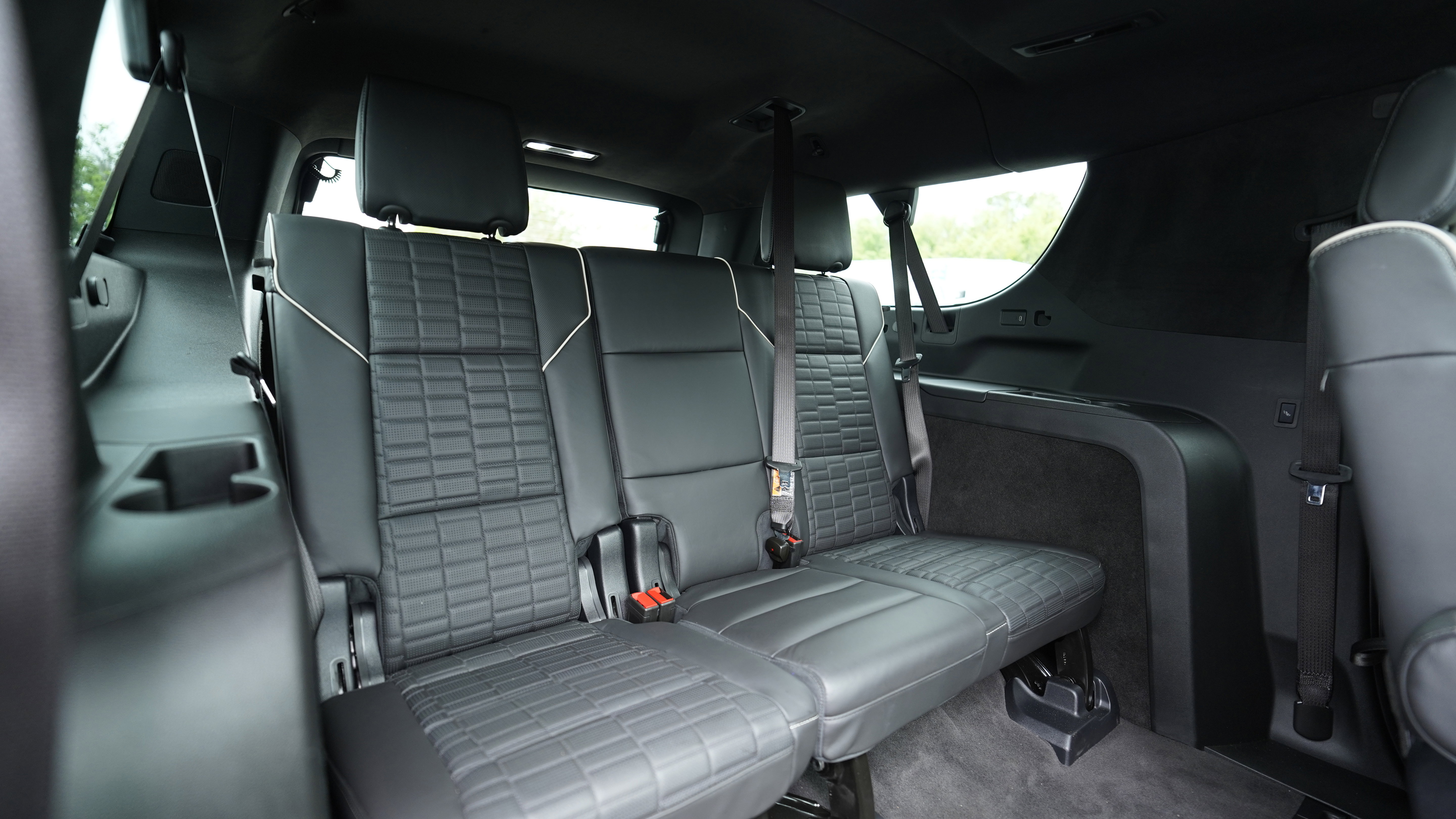 Used 2025 Cadillac Escalade ESV V AWD/4WD image 28