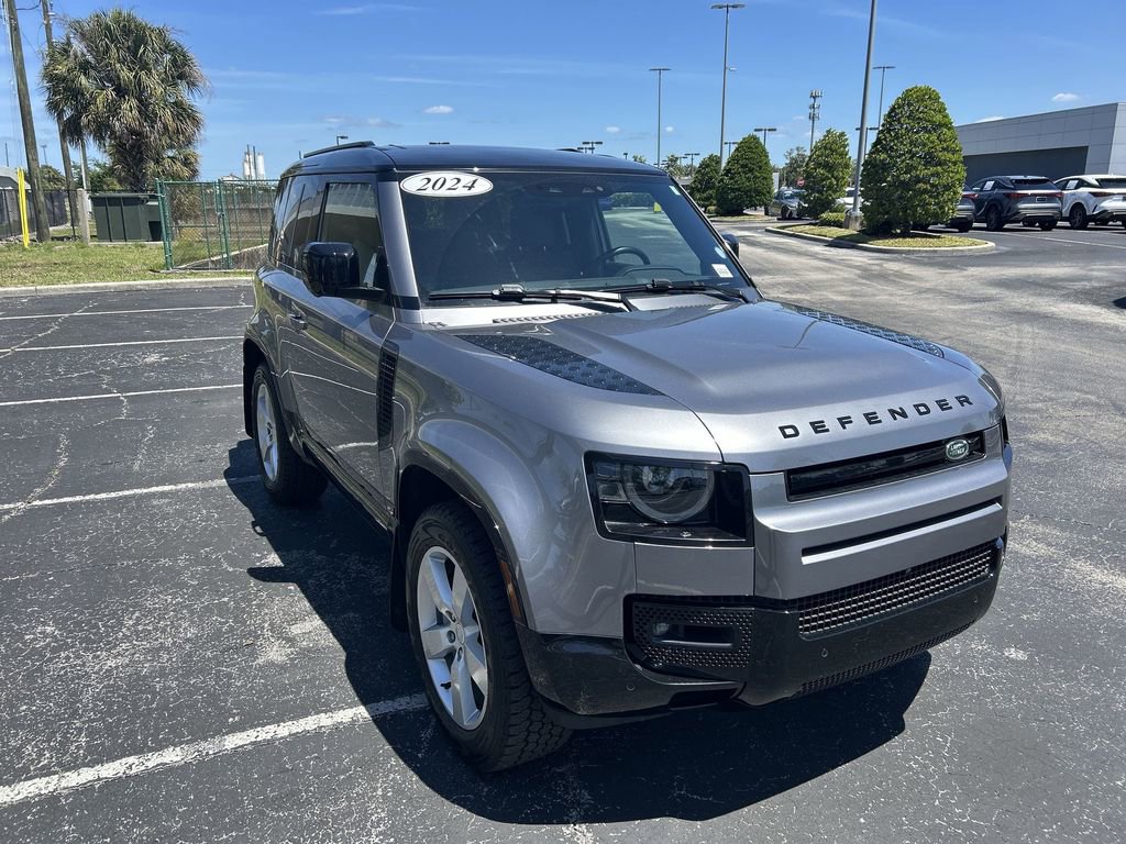 Used 2024 Land Rover Defender 90 X-Dynamic SE AWD/4WD image 12