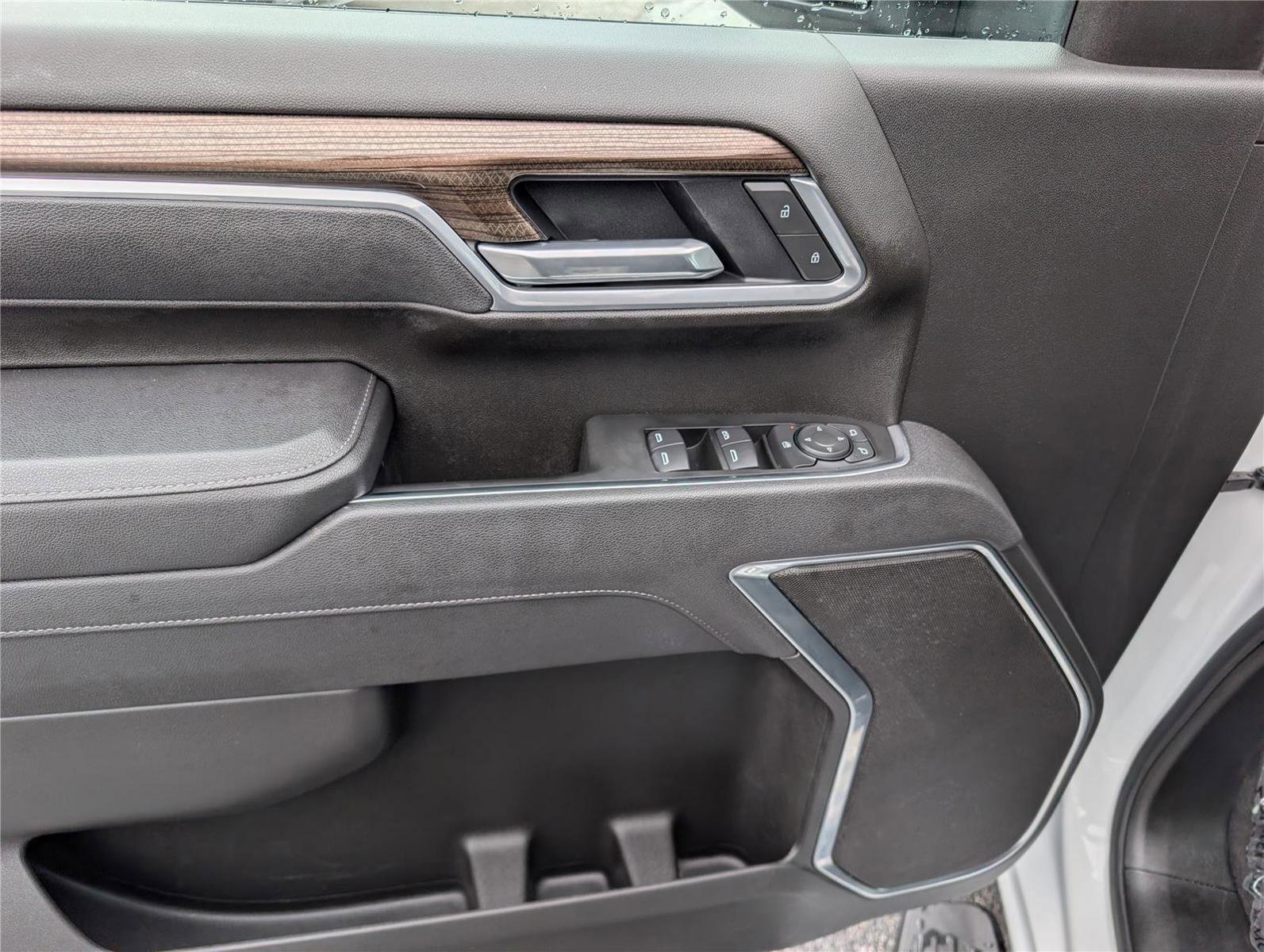 Used 2025 Chevrolet Silverado 2500 LT w/ Convenience Package AWD/4WD image 19