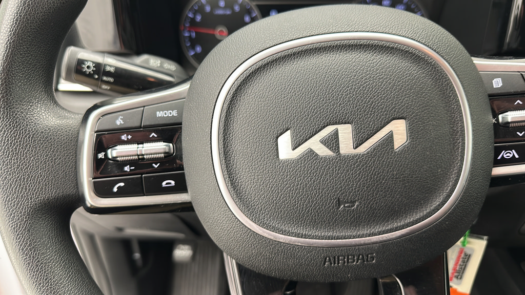 Used 2022 Kia Sorento LX AWD/4WD image 17