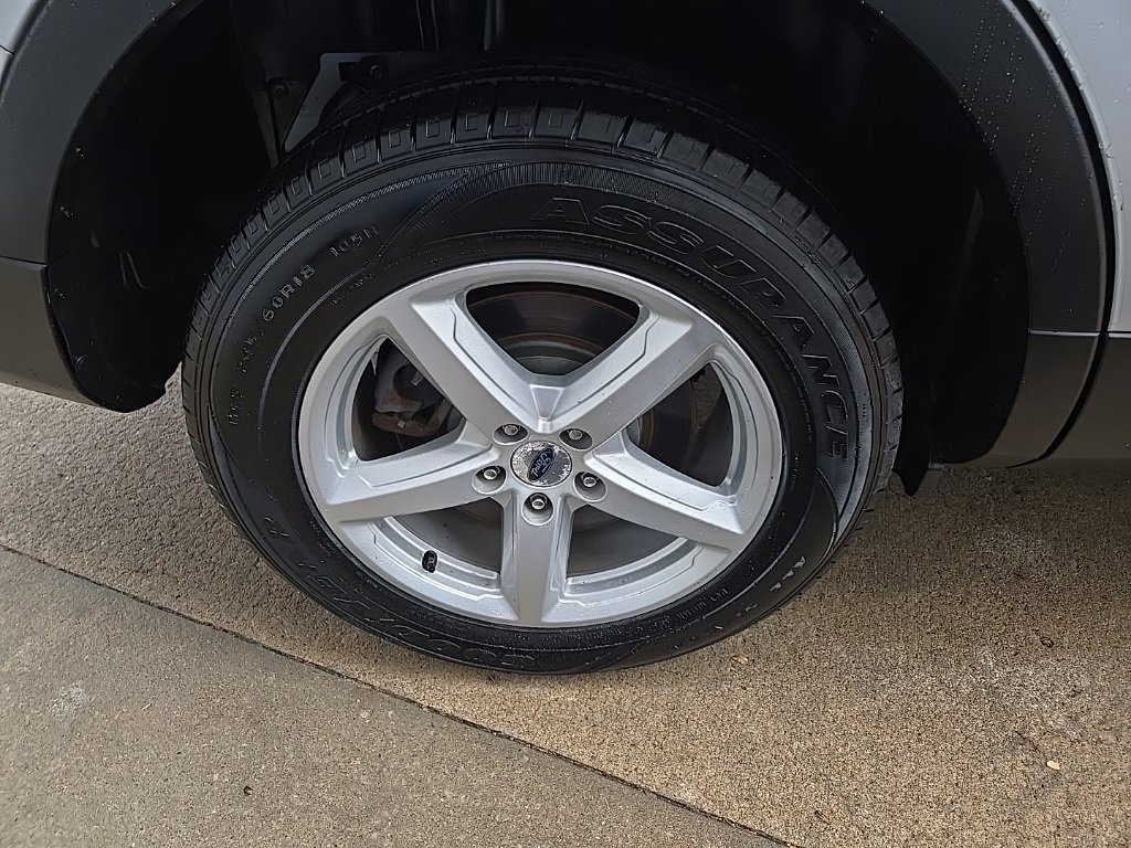 Used 2017 Ford Explorer XLT image 27