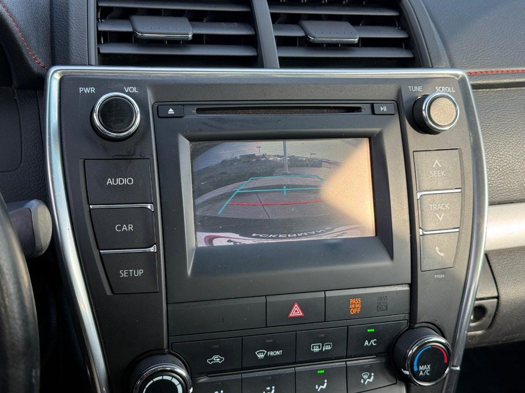 Used 2016 Toyota Camry SE FWD image 25