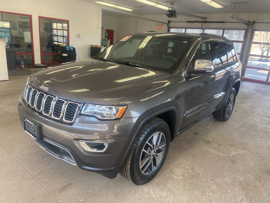 Used 2017 Jeep Grand Cherokee Limited image 3