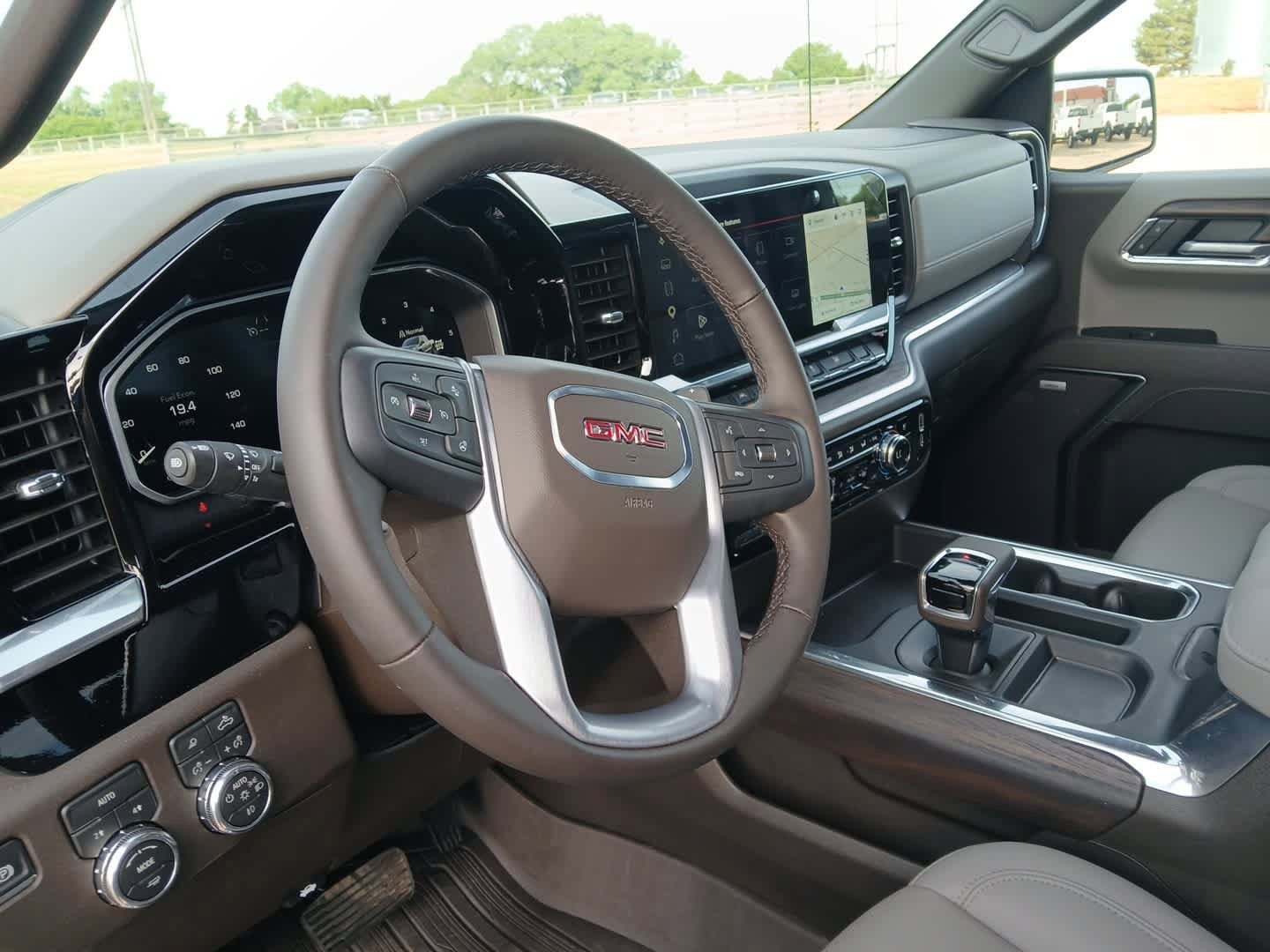 New 2026 GMC Sierra 1500 SLT w/ SLT Premium Package AWD/4WD image 23