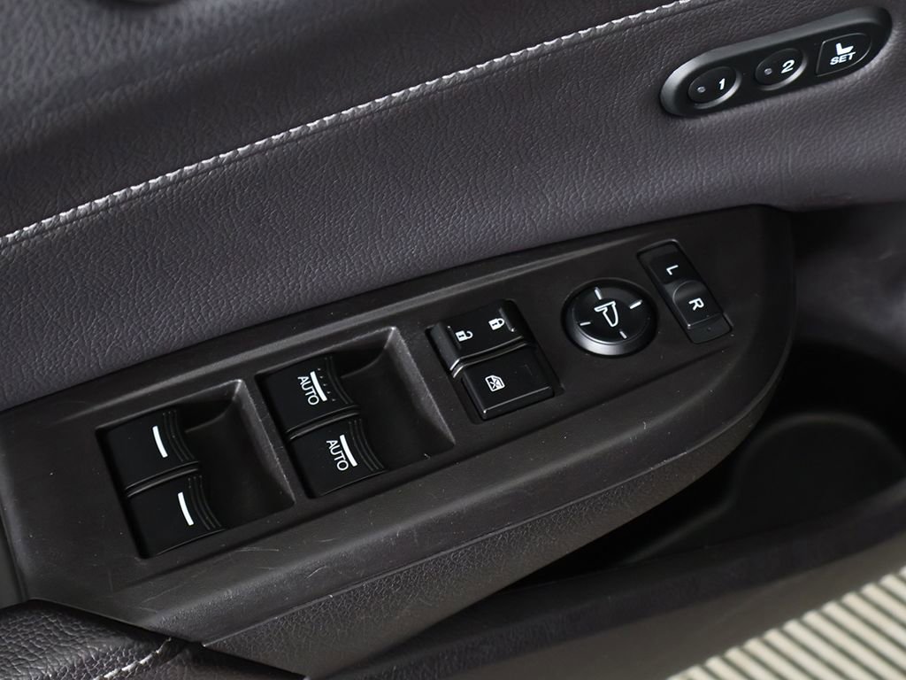 Used 2020 Acura ILX w/ Premium & A-SPEC Package image 39