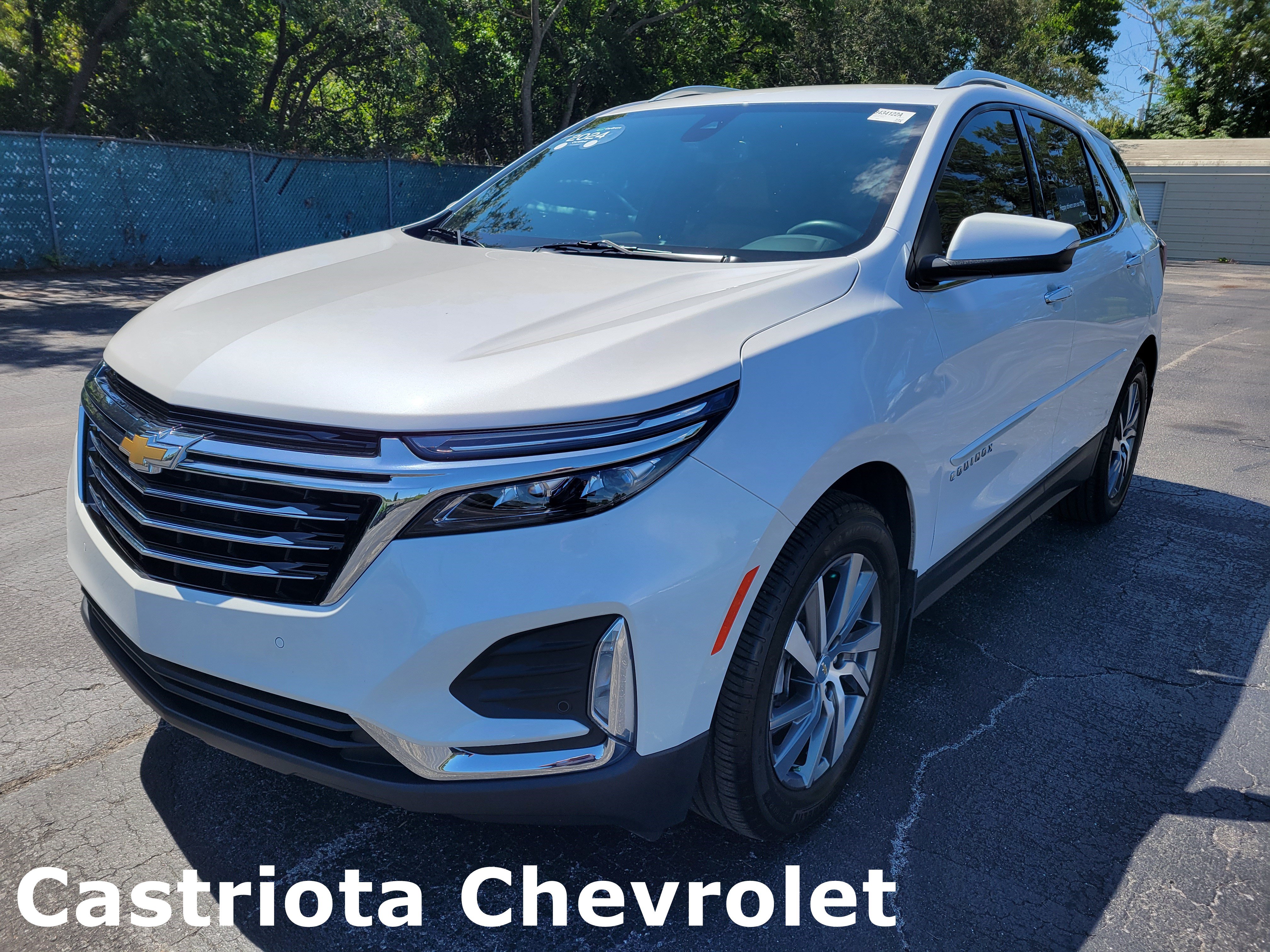Certified 2024 Chevrolet Equinox Premier FWD image 1