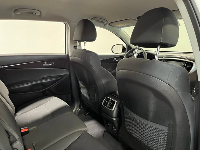 Used 2019 Kia Sorento FWD image 14
