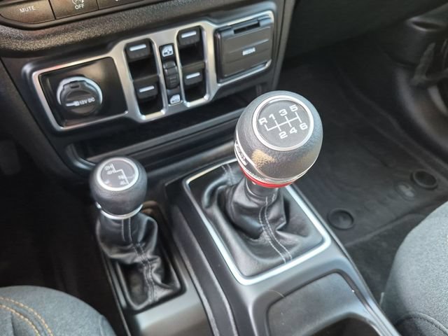 Used 2024 Jeep Gladiator Sport AWD/4WD image 38