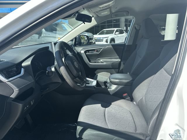 Used 2024 Toyota RAV4 XLE FWD image 23