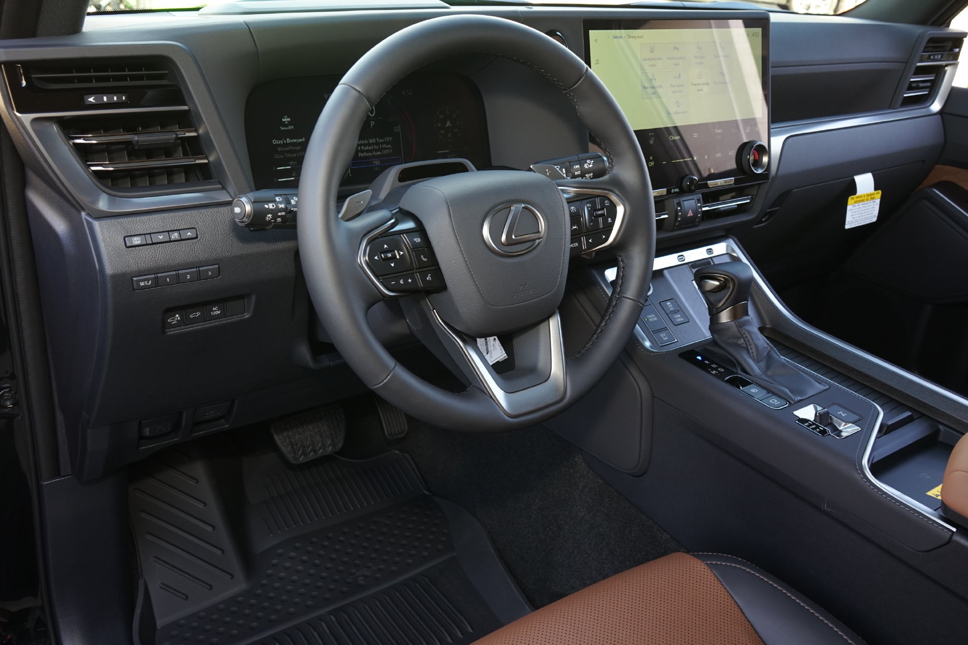 Used 2026 Lexus GX 550 w/ Accessory Package (2T) AWD/4WD image 7