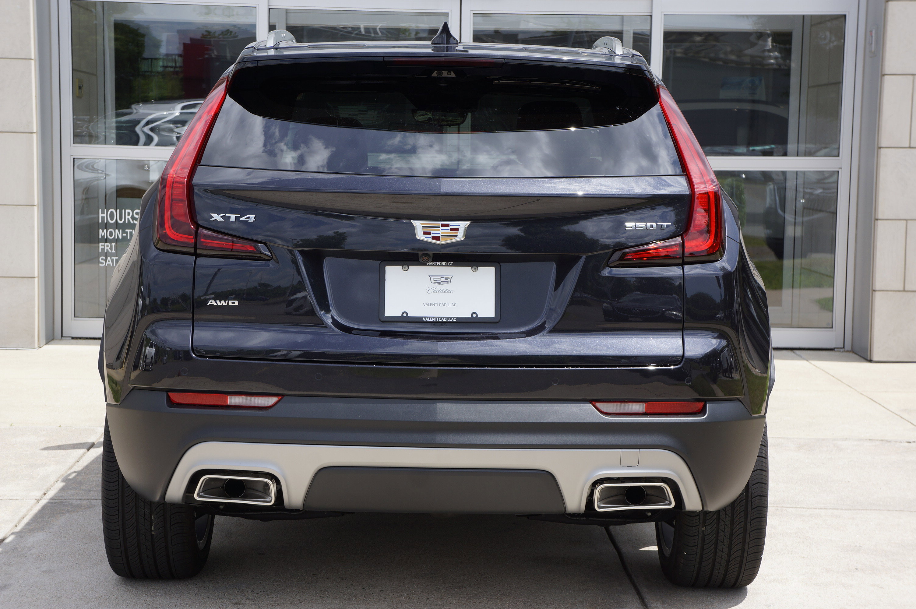Used 2022 Cadillac XT4 Premium Luxury w/ Technology Package image 7
