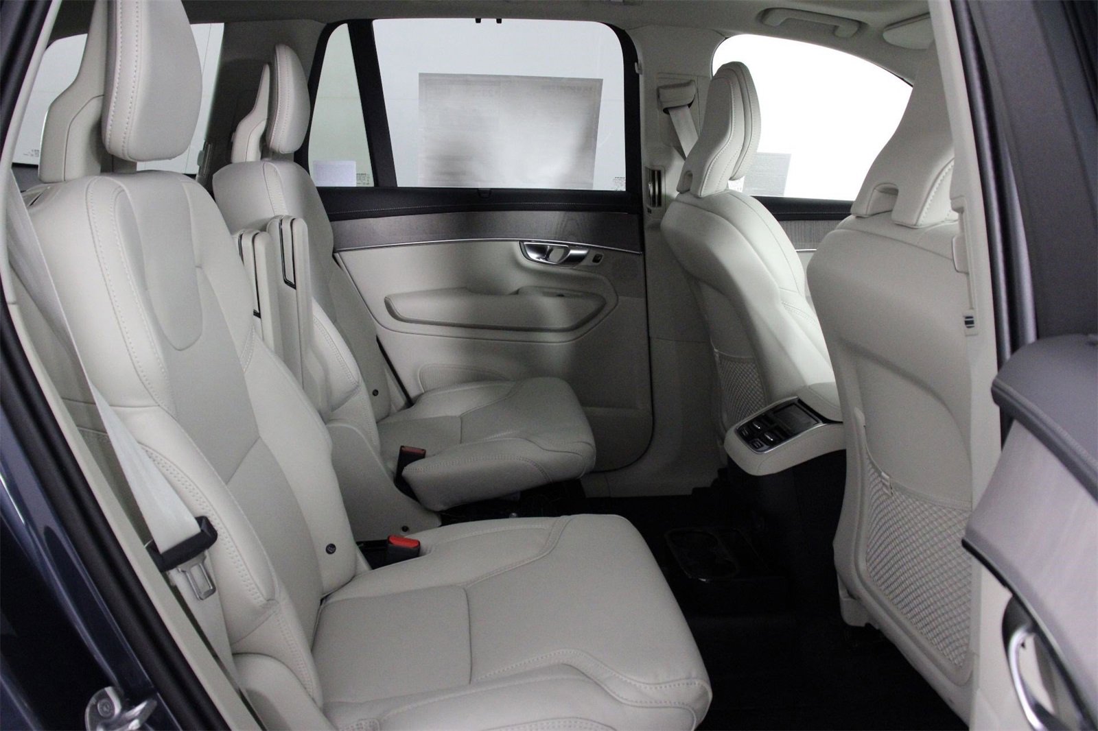 New 2026 Volvo XC90 B6 Ultra image 11