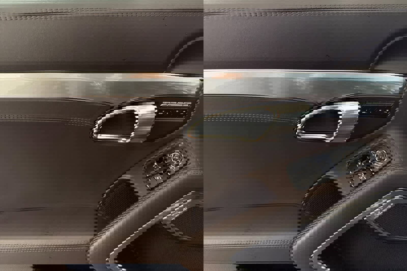 Used 2018 Porsche 911 Carrera image 12