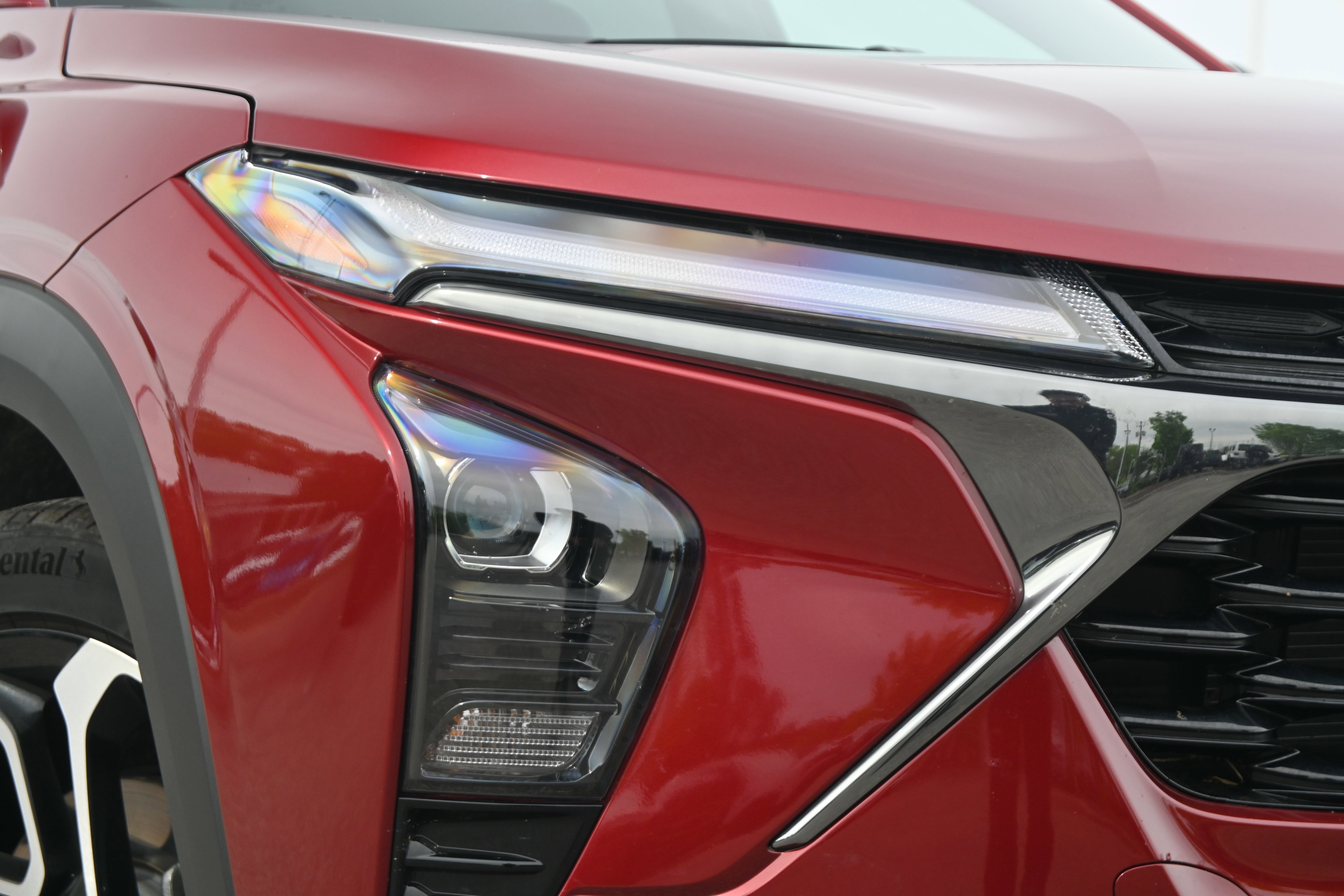 Used 2025 Chevrolet Trax RS w/ Sunroof Package image 27