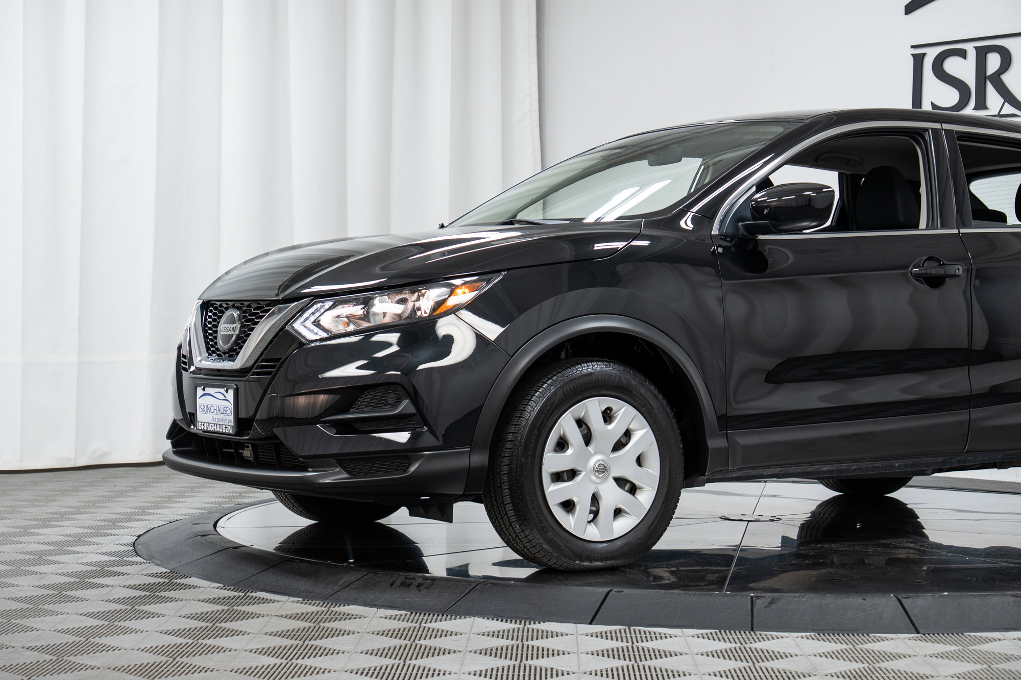 Used 2020 Nissan Rogue Sport S image 25