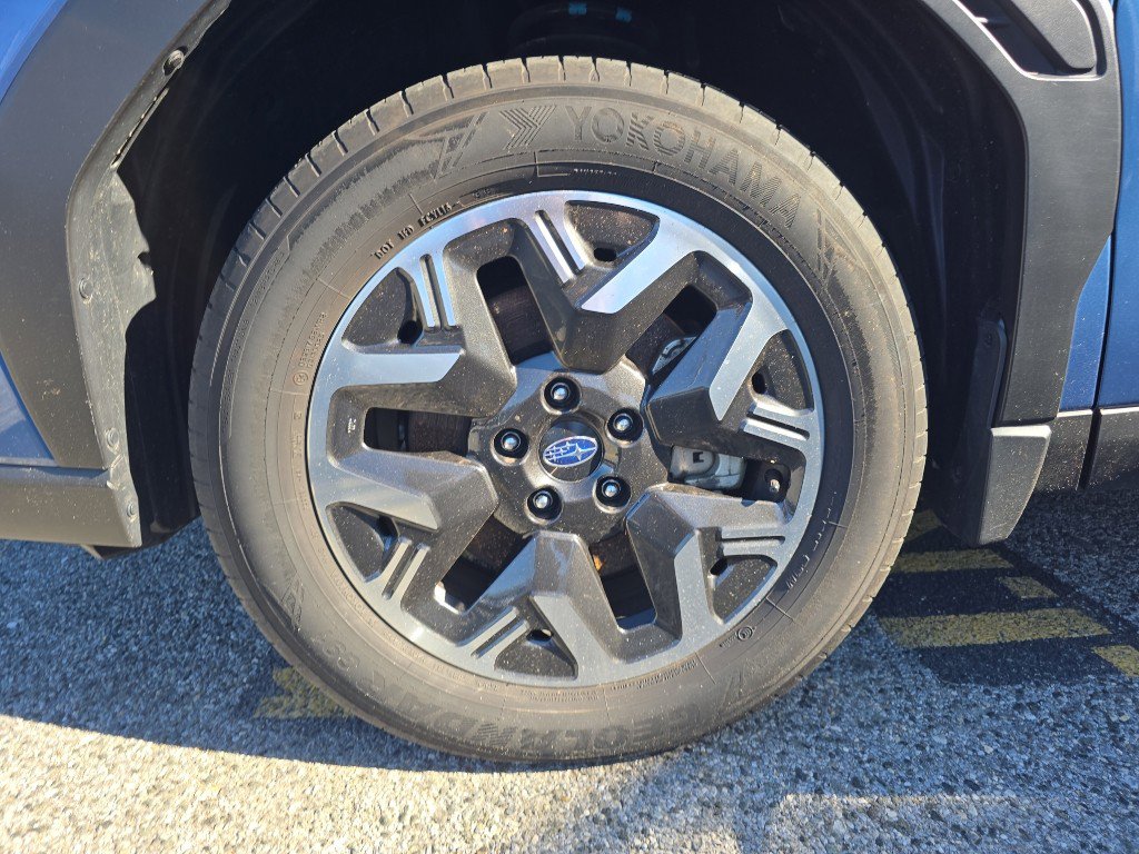 Used 2025 Subaru Forester Premium image 6