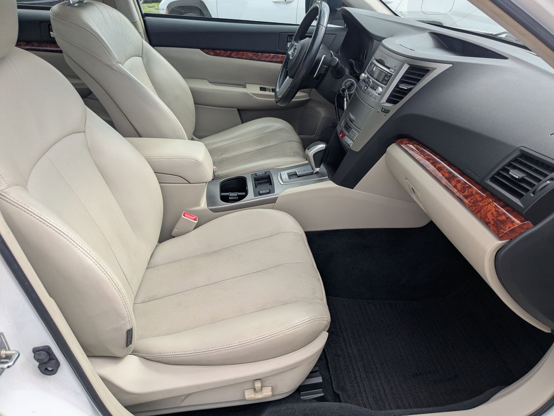 Used 2011 Subaru Legacy 3.6R Limited image 31