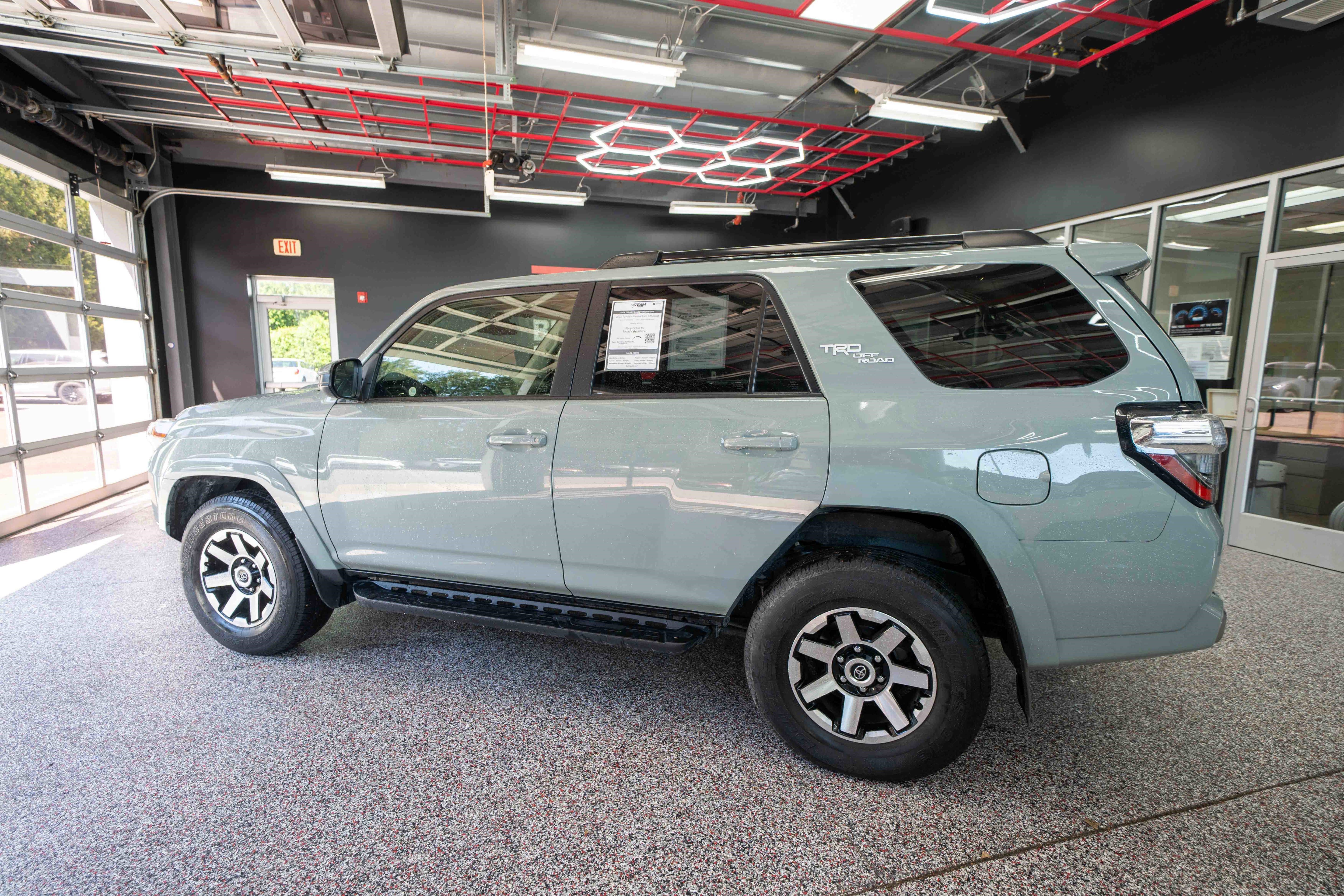 Used 2023 Toyota 4Runner TRD Off-Road AWD/4WD image 2