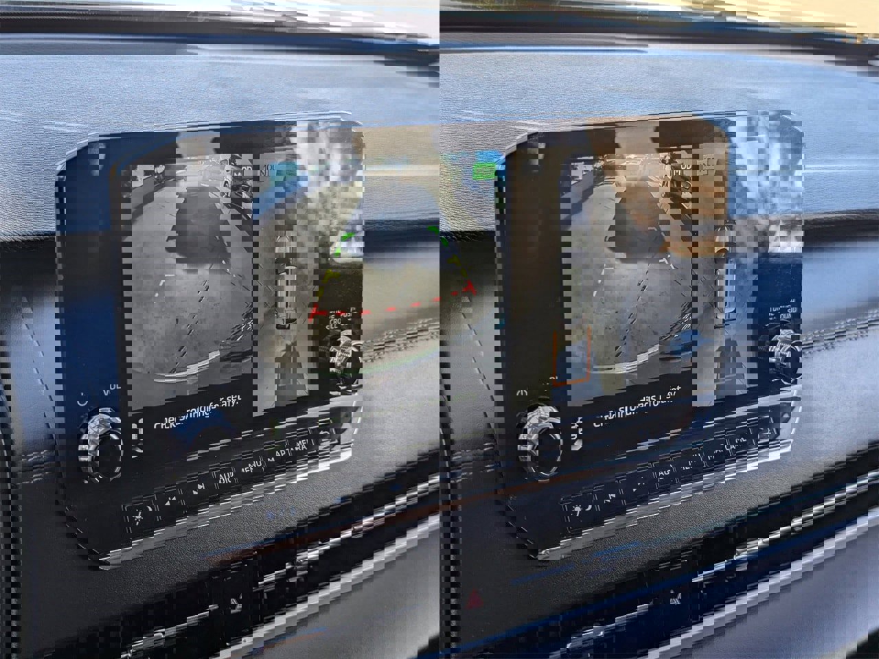 Used 2024 Mitsubishi Outlander AWD image 25