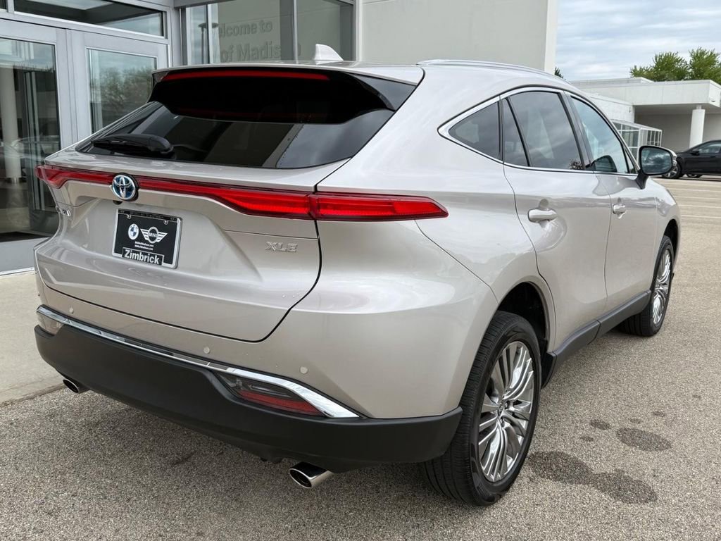 Used 2023 Toyota Venza XLE AWD/4WD image 4