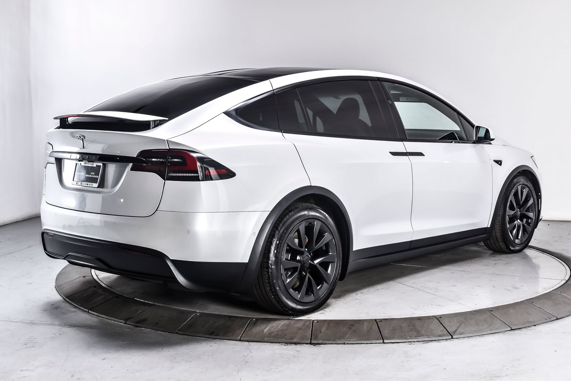 Used 2022 Tesla Model X AWD/4WD image 6