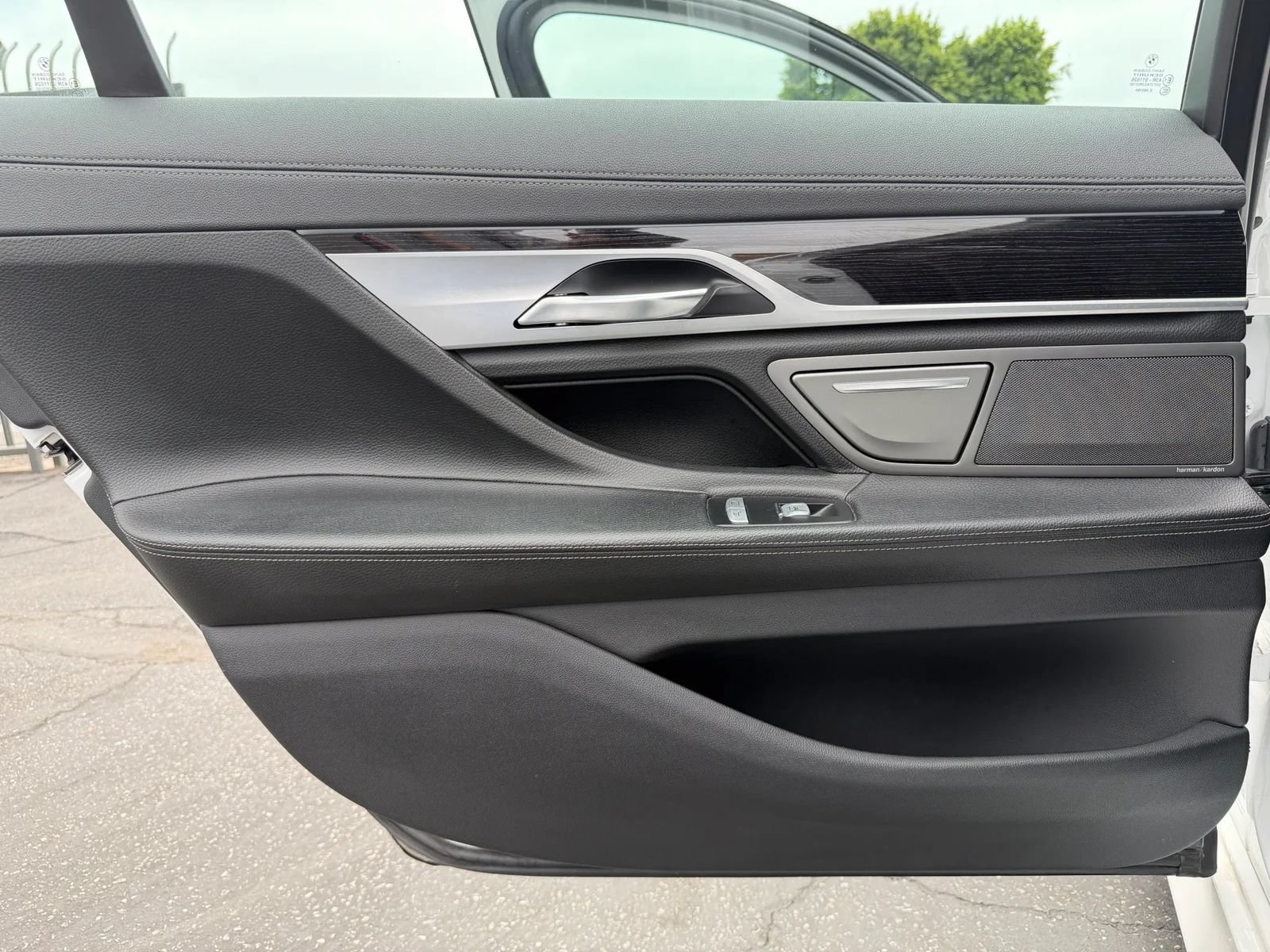 Used 2018 BMW 740i RWD image 38