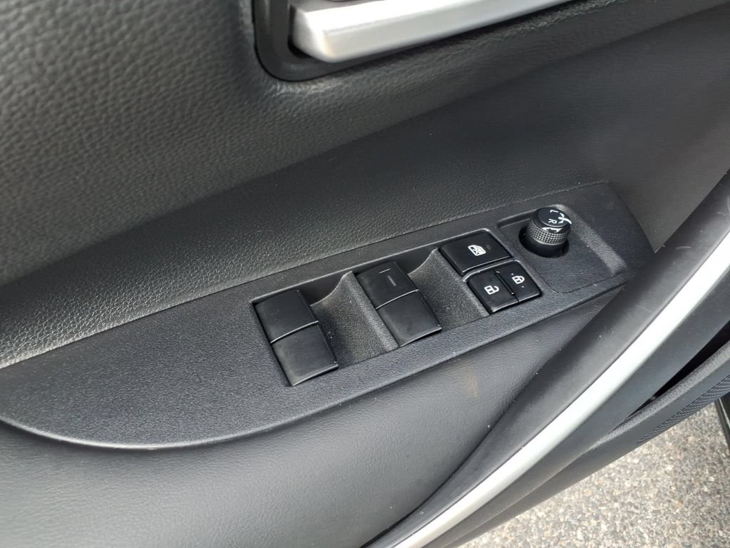 Used 2023 Toyota Corolla SE FWD image 15