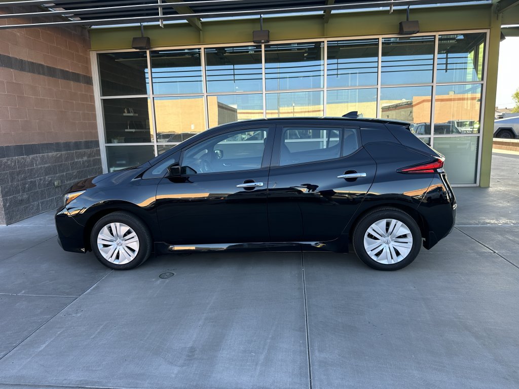 Used 2025 Nissan Leaf S FWD image 6