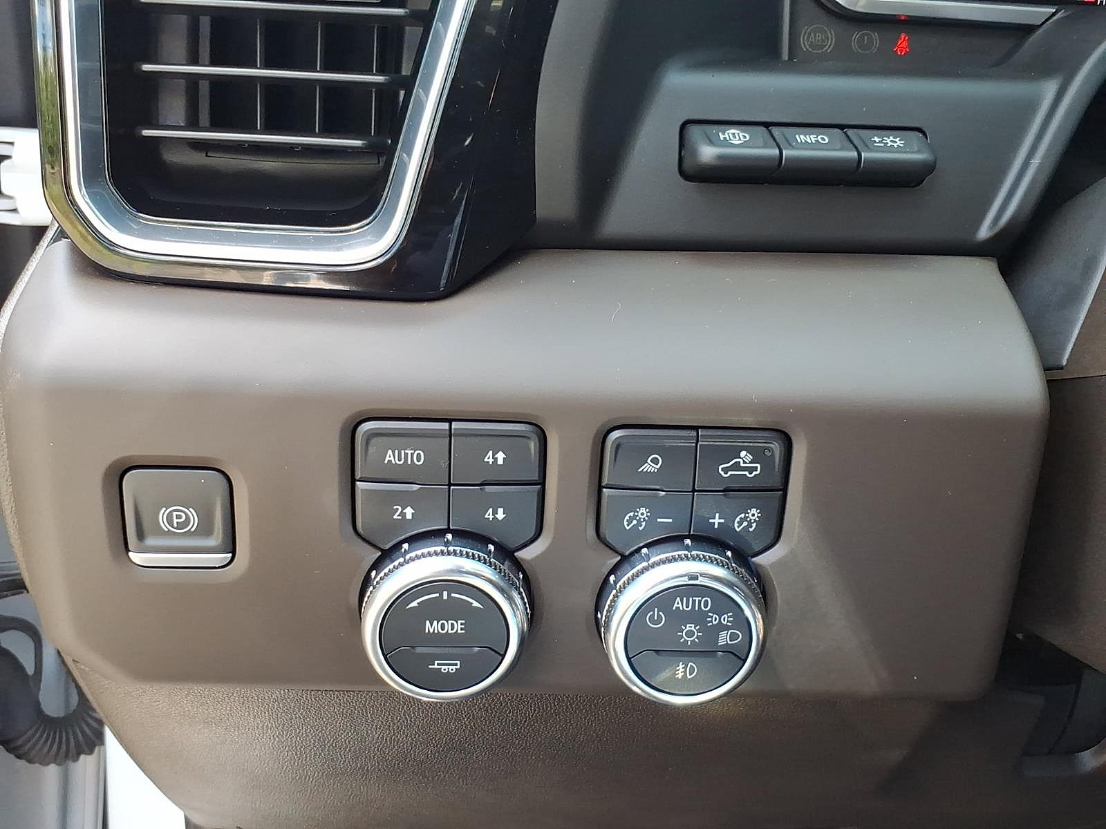 Certified 2024 GMC Sierra 2500 Denali w/ Denali Reserve Package AWD/4WD image 16