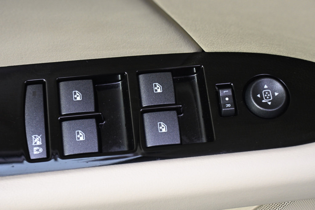 Used 2013 Cadillac XTS Premium AWD/4WD image 23