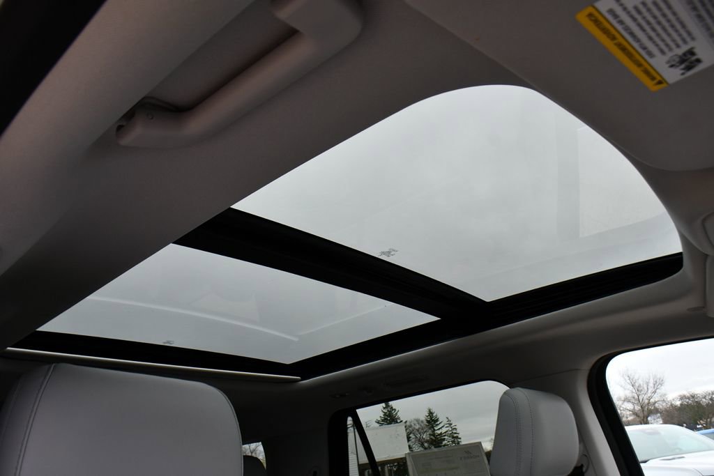 Used 2025 Ford Expedition Platinum AWD/4WD image 17