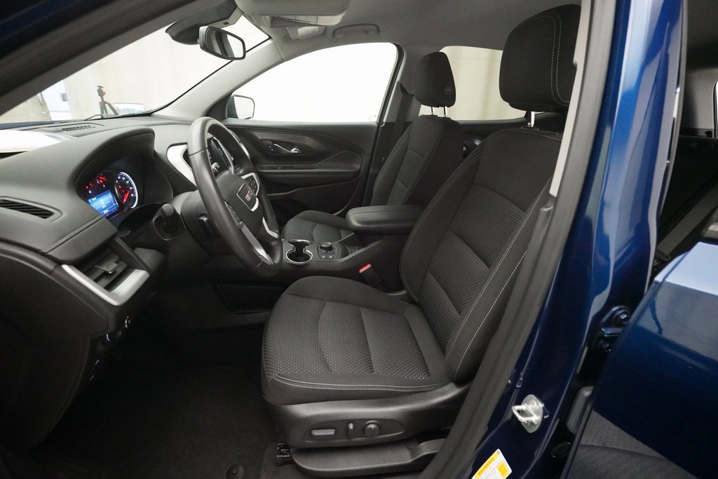 Used 2023 GMC Terrain SLE w/ Driver Convenience Package image 7