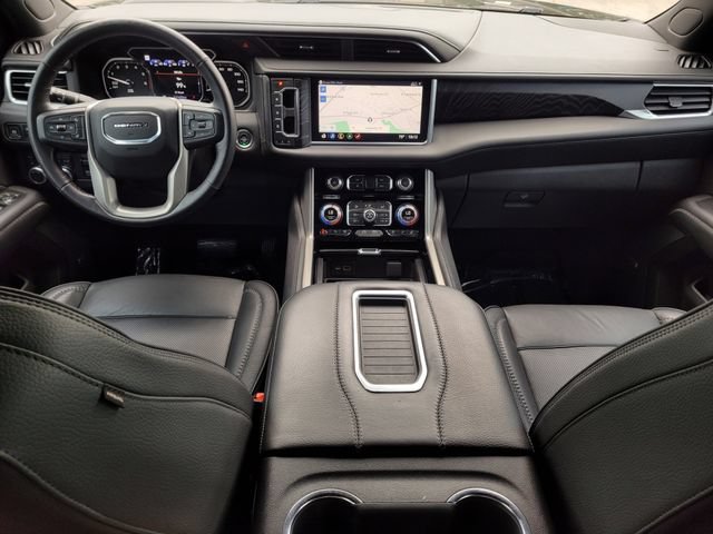 Used 2021 GMC Yukon XL Denali w/ Denali Premium Package AWD/4WD image 14