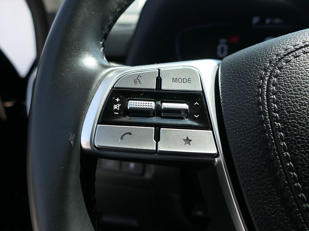 Used 2024 Kia Telluride EX w/ EX Captain's Chair Package FWD image 15