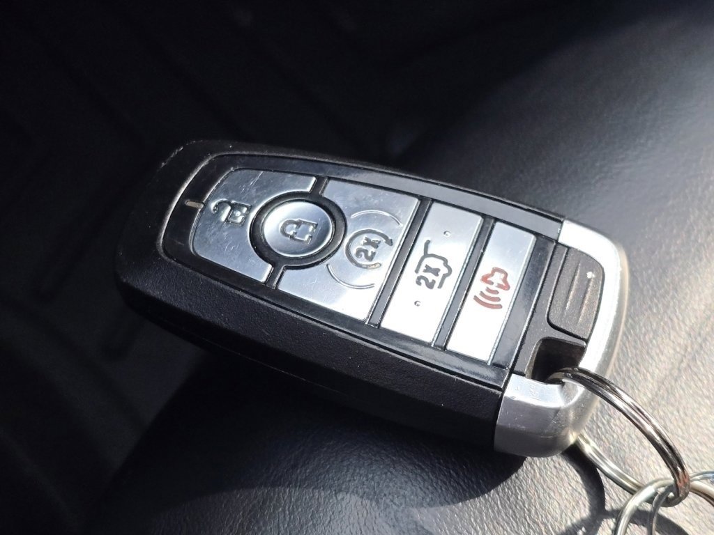 Used 2020 Ford Explorer Platinum w/ Premium Technology Package image 33