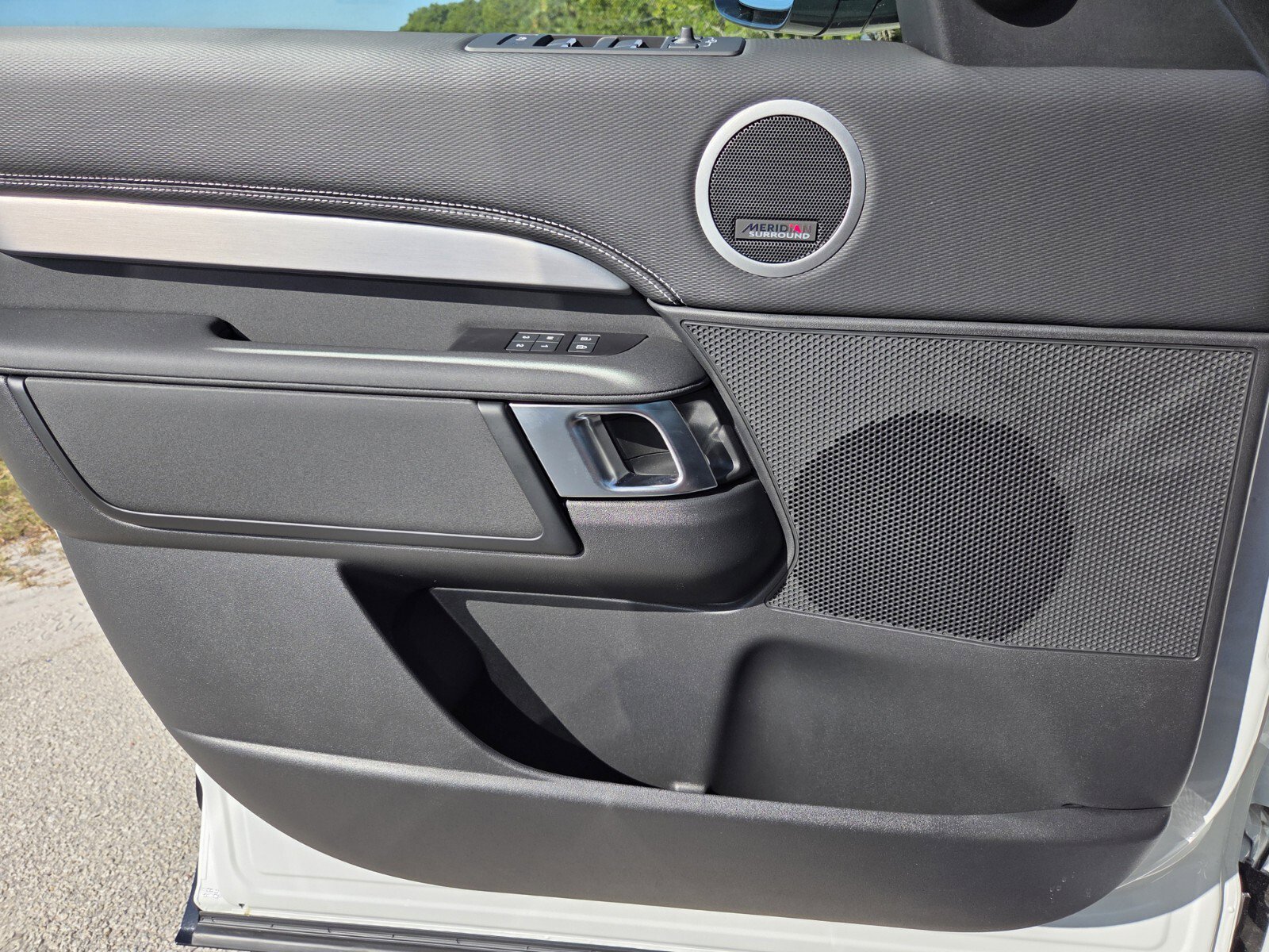 Used 2026 Land Rover Discovery Limited Edition image 18