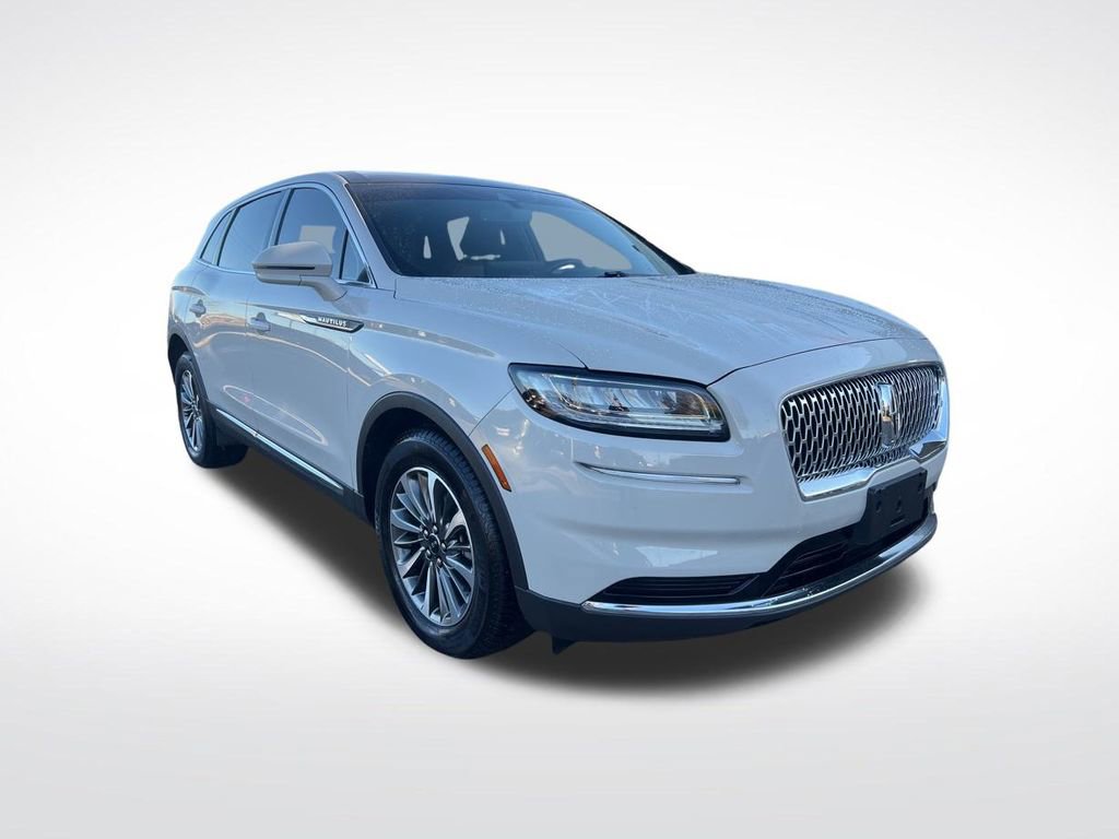Used 2022 Lincoln Nautilus Reserve image 3